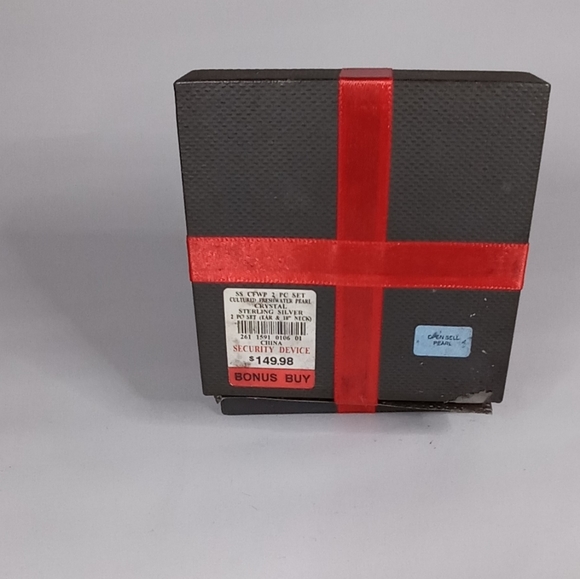 New Pearl and Crystal Sterling Silver Jewelry Set - Picture 3 of 4